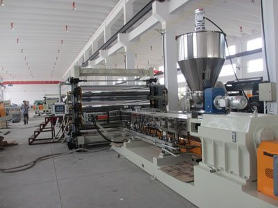 Plastic sheet production machine